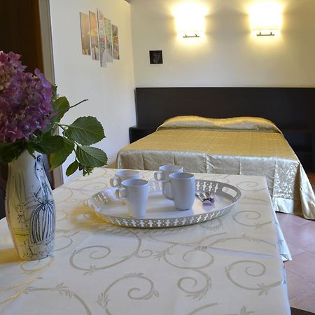 Gemelli Holidays 2: Dual Loft Apartments with Private Courtyard Rome Exterior photo