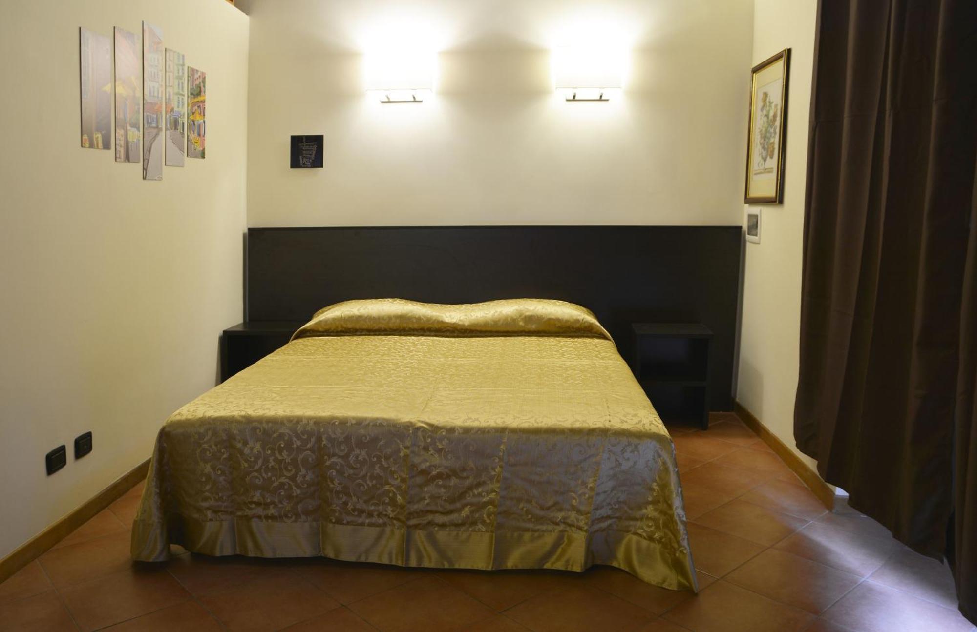 Gemelli Holidays 2: Dual Loft Apartments with Private Courtyard Rome Exterior photo